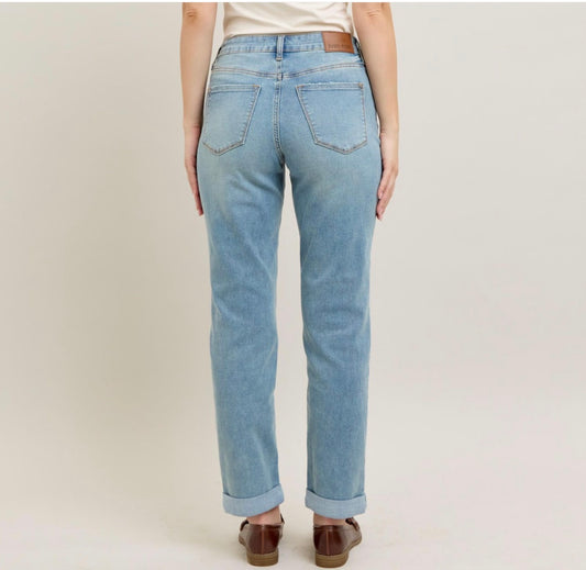 Judy Blue V-Front Cool Denim Cuffed Boyfriend Jeans (Cool Denim)