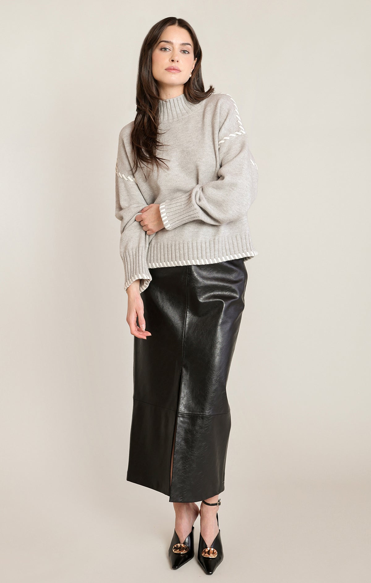 Women’s Contrast Stitch Mock Neck Sweater – Taupe