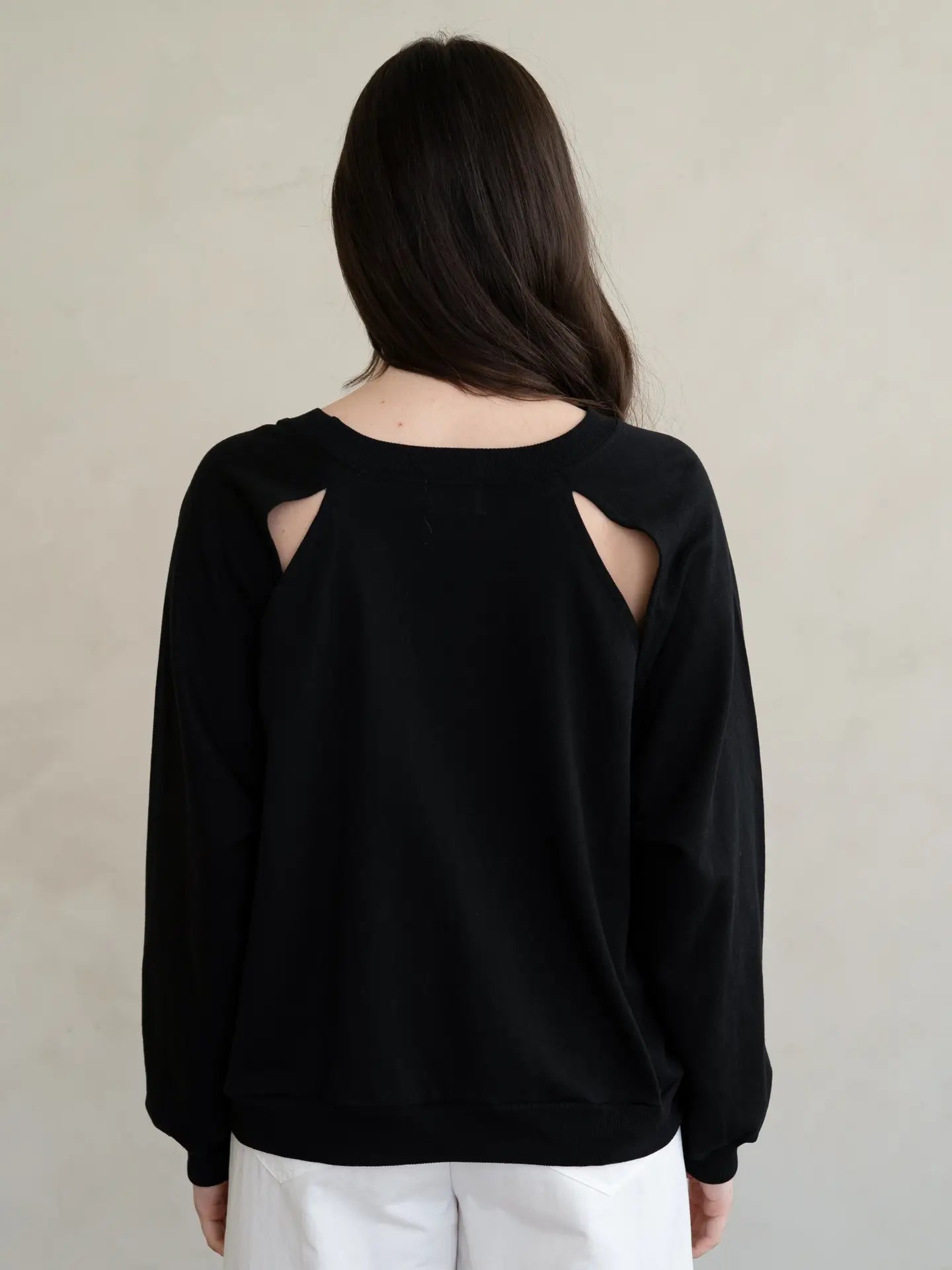 Women's Relaxed Fit Crew Neck Ribbed Long Sleeve Sweater with Shoulder Slit Detail