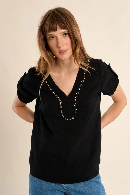 Beaded Collar V-Neck Tee – Straight Fit Short Sleeve Top