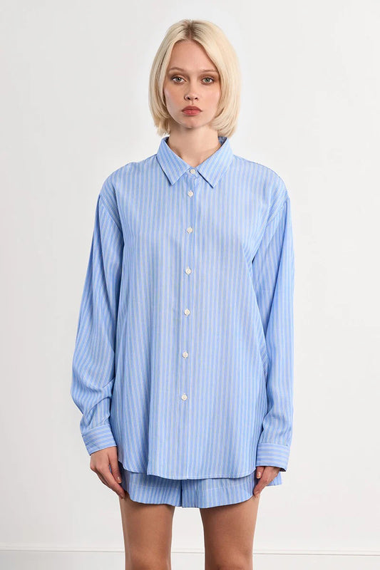 Oversized Striped Button-Up Shirt – Flattering Long Sleeve Collared Top