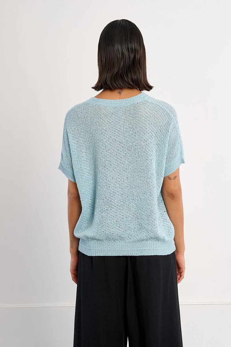 Short-Sleeve Knit Sweater Top – Flattering Lightweight Round Neck Top