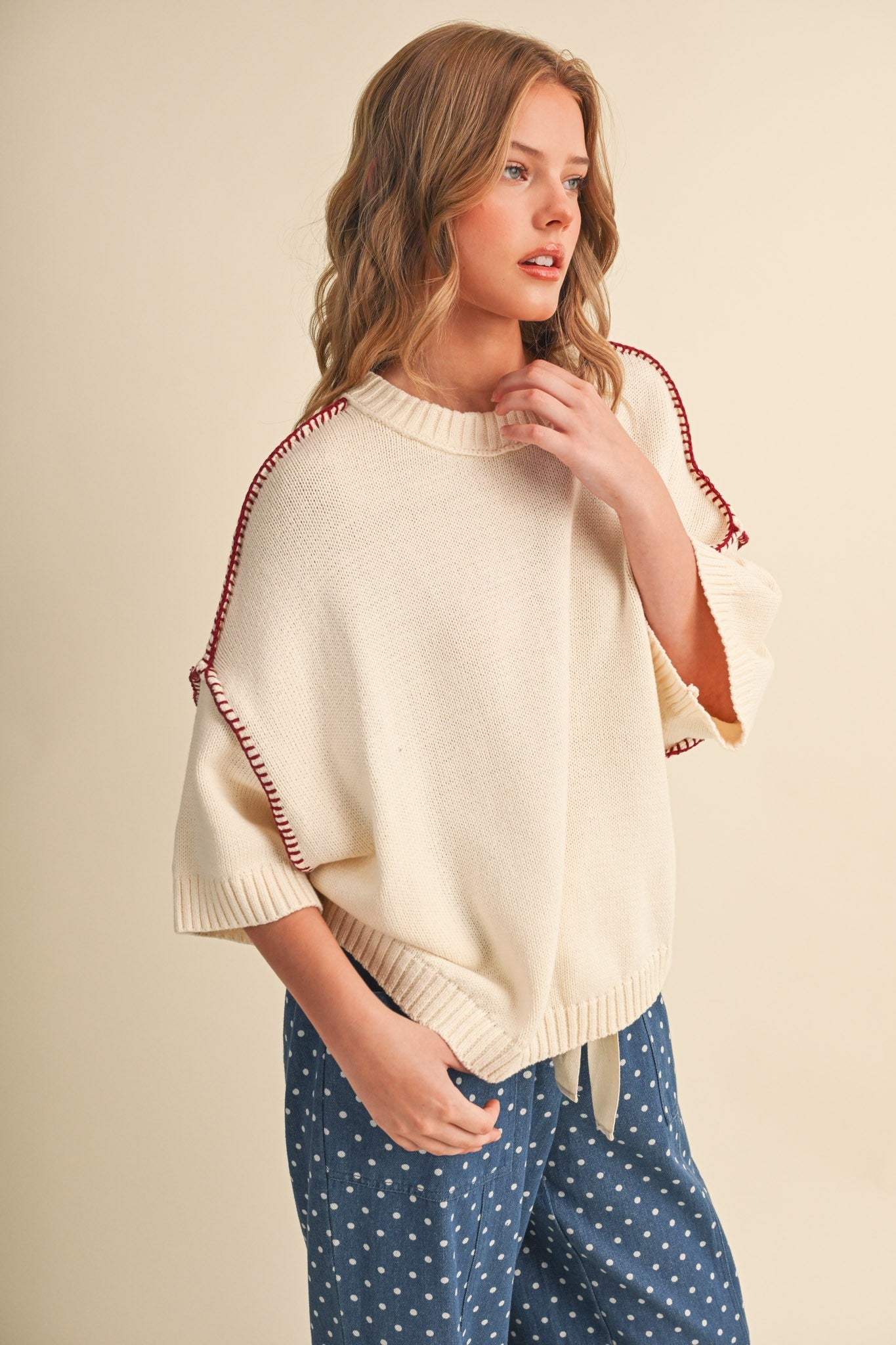 Contrast Blanket Stitch Short Sleeve Sweater – Ribbed Round Neck