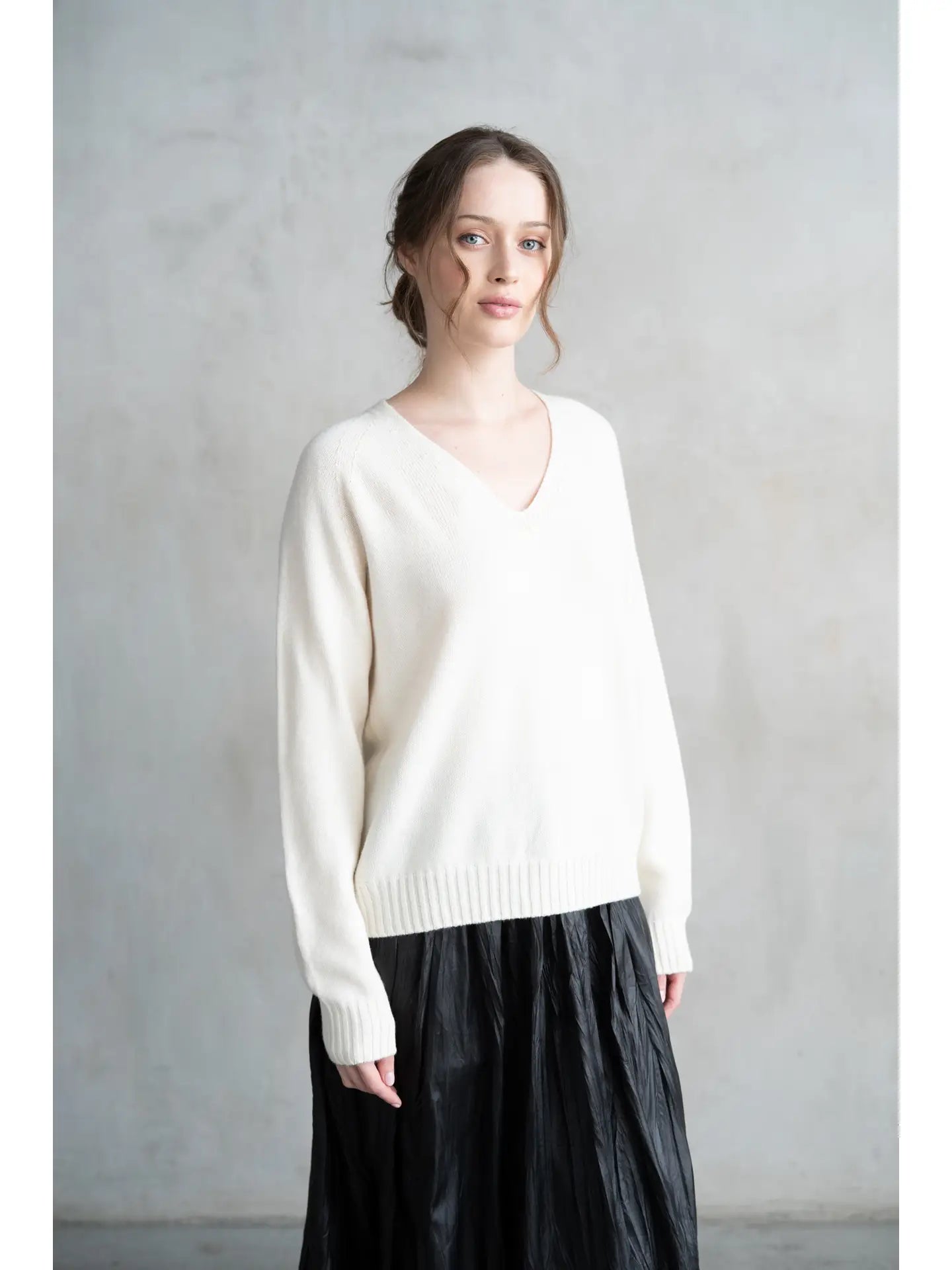 Women's Soft Knit V-Neck Sweater | Relaxed Fit Long Sleeve Everyday Pullover