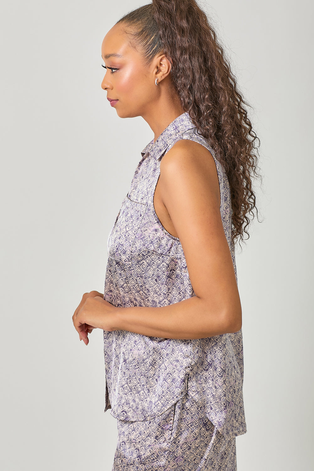 Watercolor Print Sleeveless Button Down Shirt