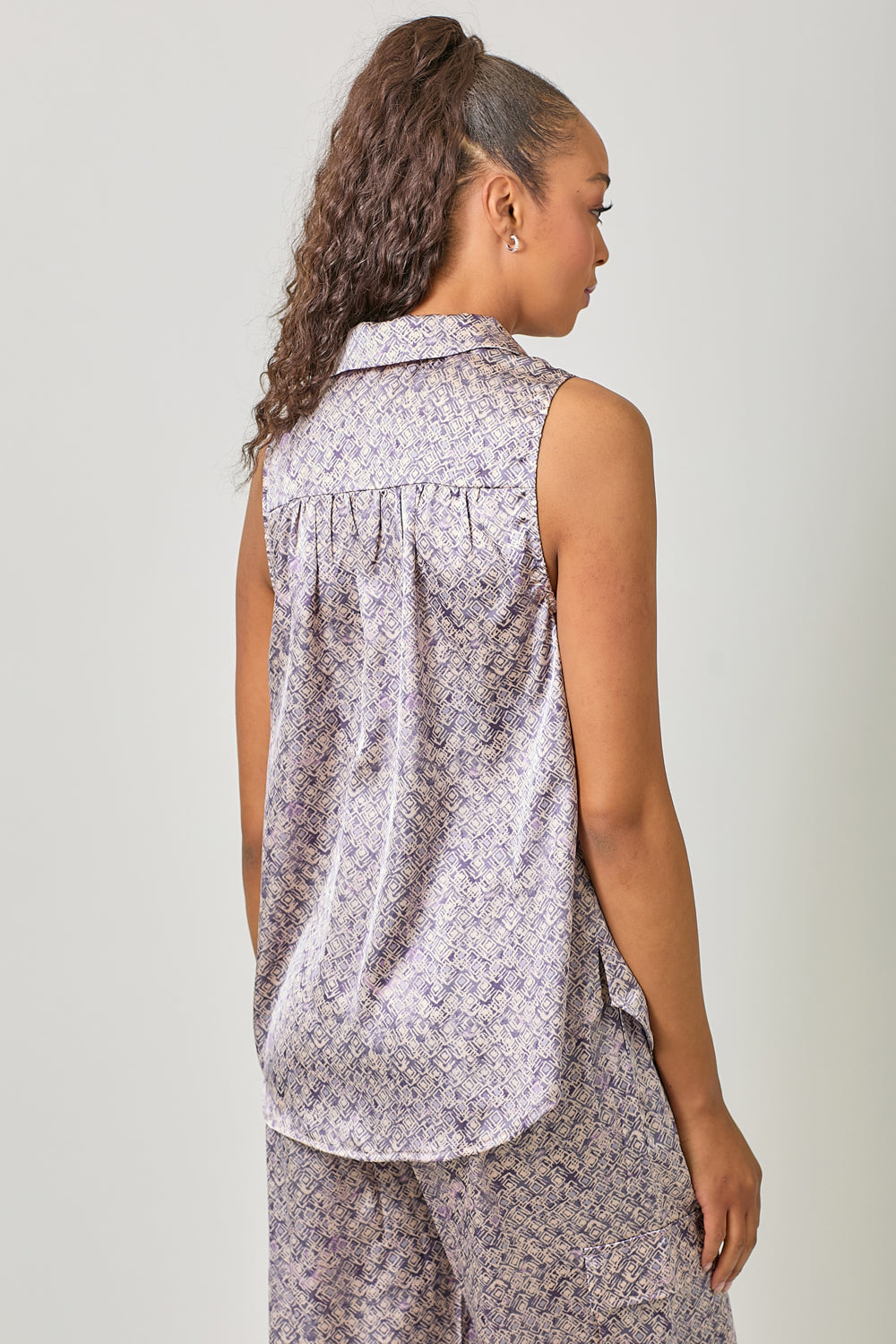 Watercolor Print Sleeveless Button Down Shirt