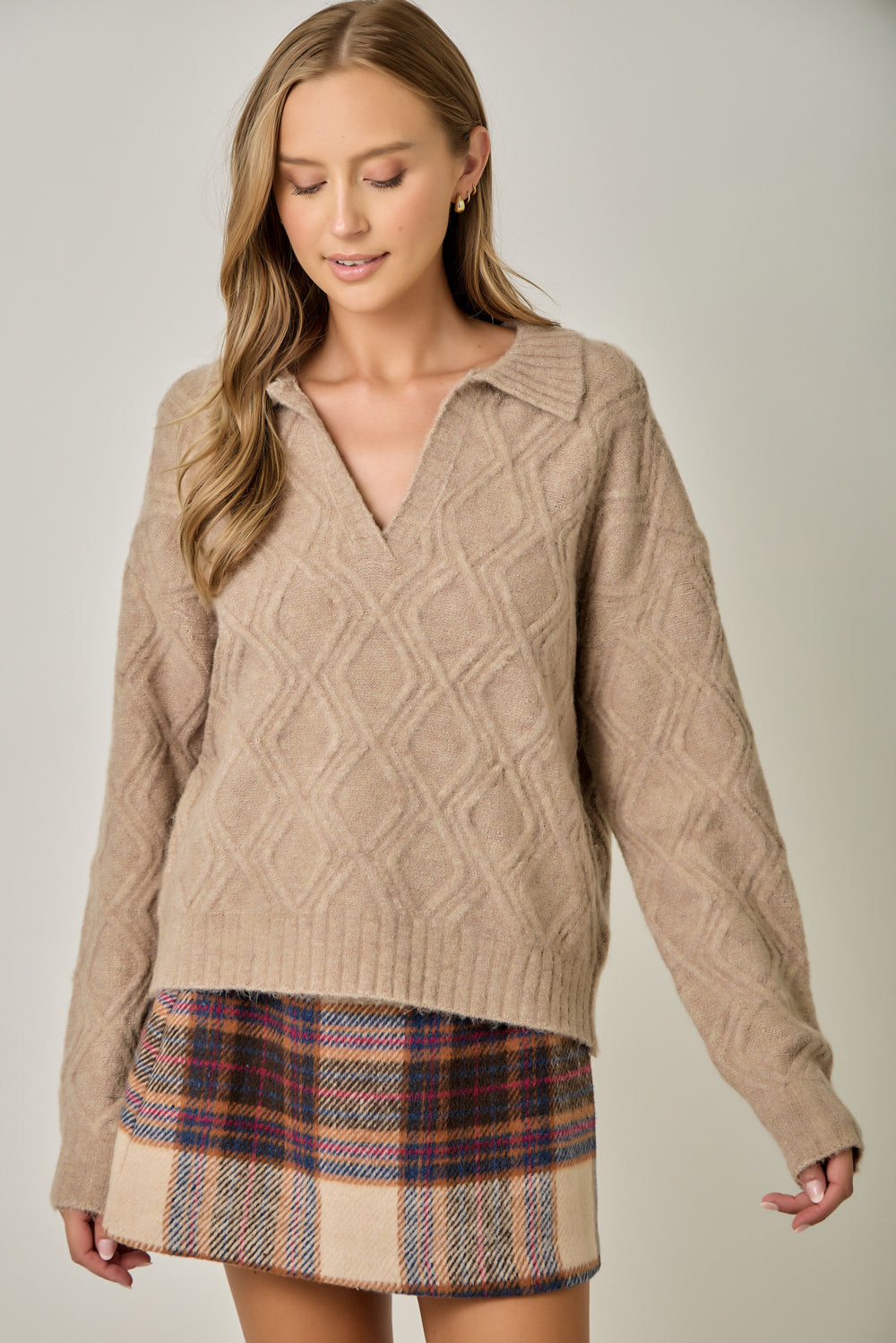 Diamond Textured Mohair Pullover Sweater with V-Neck Collar