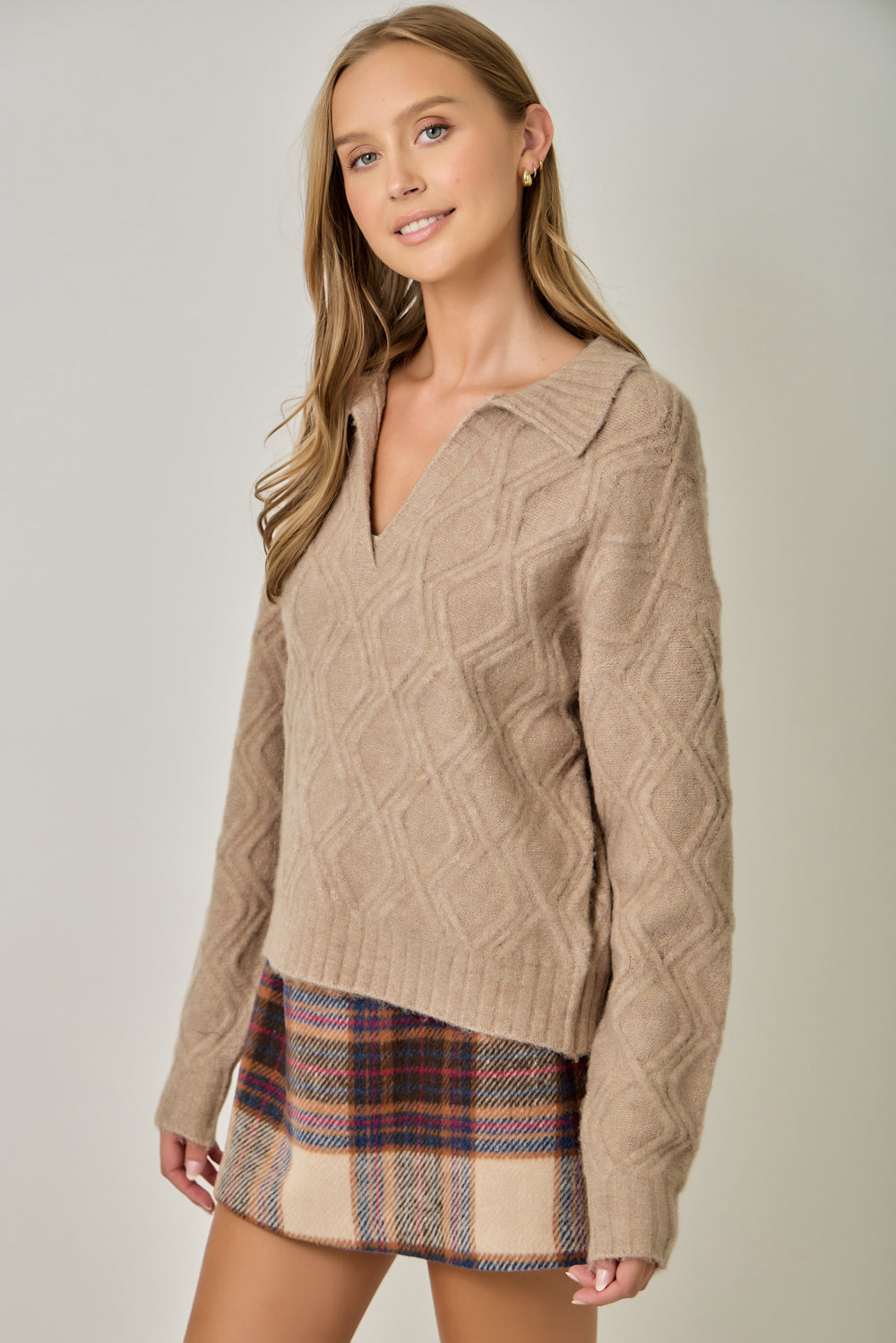 Diamond Textured Mohair Pullover Sweater with V-Neck Collar