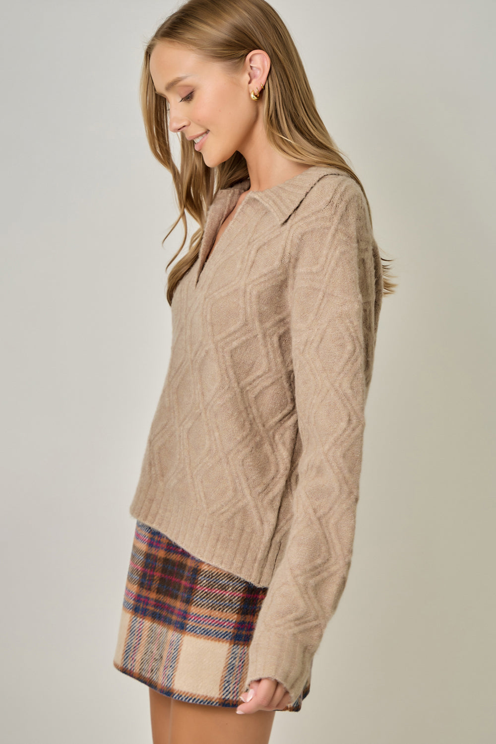 Diamond Textured Mohair Pullover Sweater with V-Neck Collar