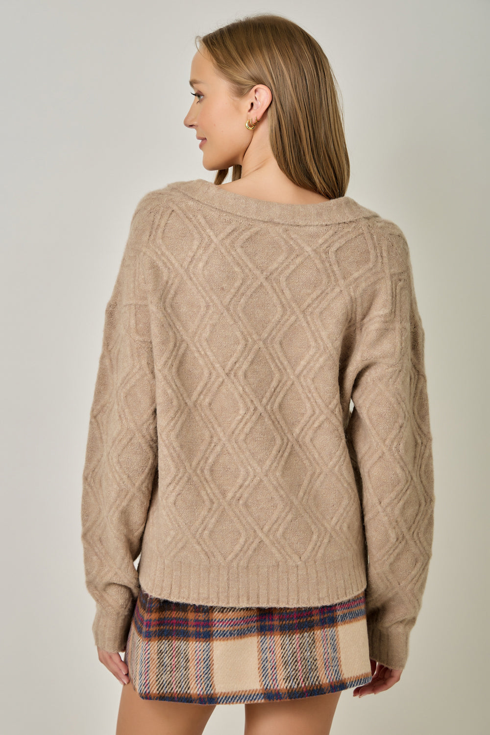 Diamond Textured Mohair Pullover Sweater with V-Neck Collar
