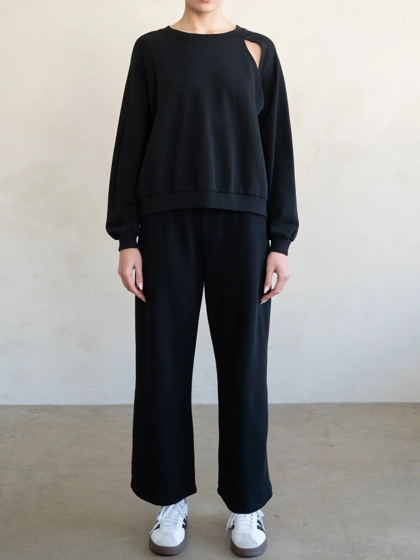 Women's Relaxed Wide Leg Knit Pants with Drawstring Waist & Pockets