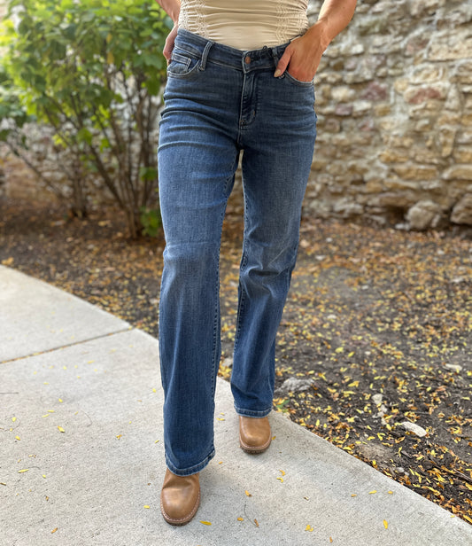 Judy Blue Samantha Mid Rise V-Front Vintage Wash Straight Leg Jeans