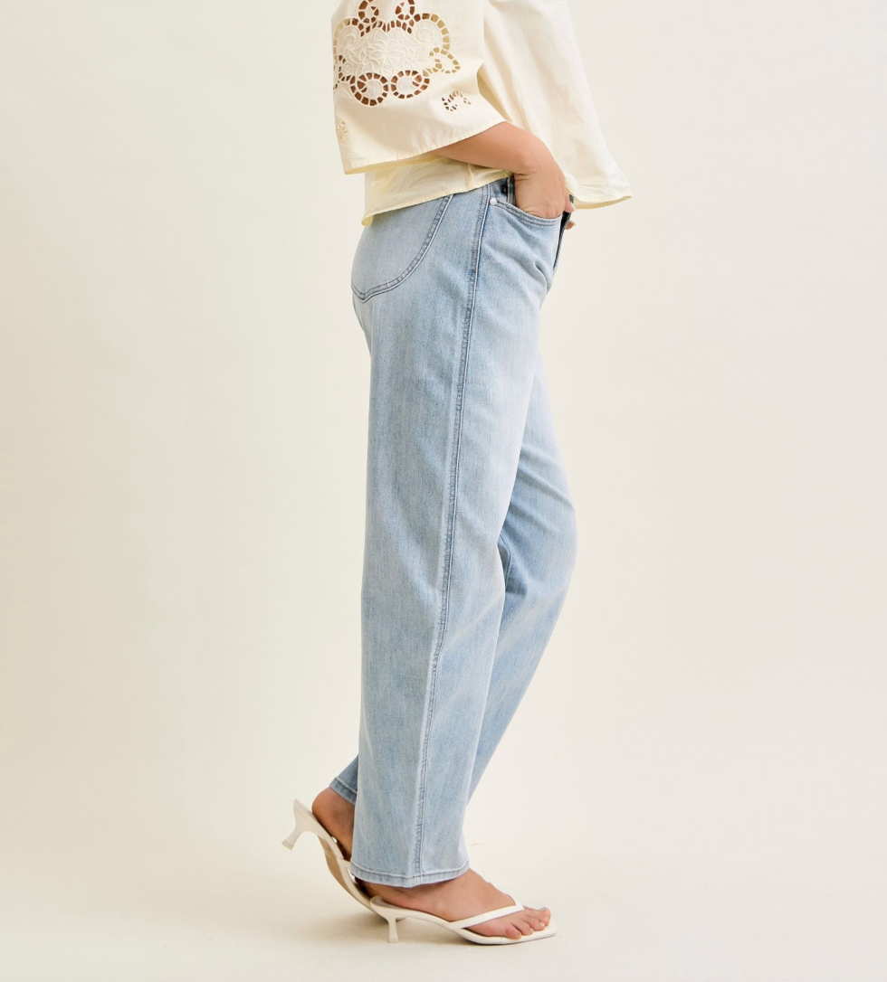 Judy Blue Marlow Arc High Waist Jeans – Light Wash Patch Pocket Denim (Lightweight Spring Fit)