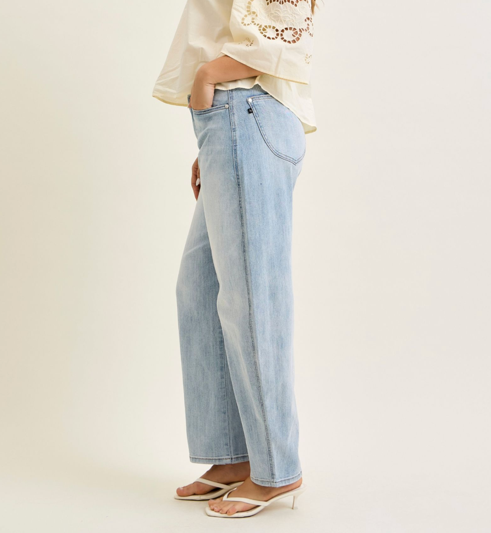 Judy Blue Marlow Arc High Waist Jeans – Light Wash Patch Pocket Denim (Lightweight Spring Fit)
