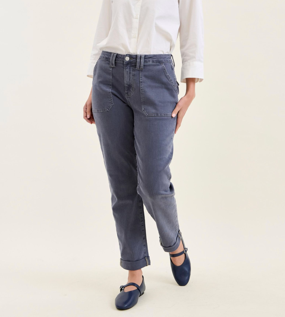 Judy Blue High Waist Aurora Weekender Jeans – Relaxed Fit, Soft Stretch Denim, Everyday Casual Style