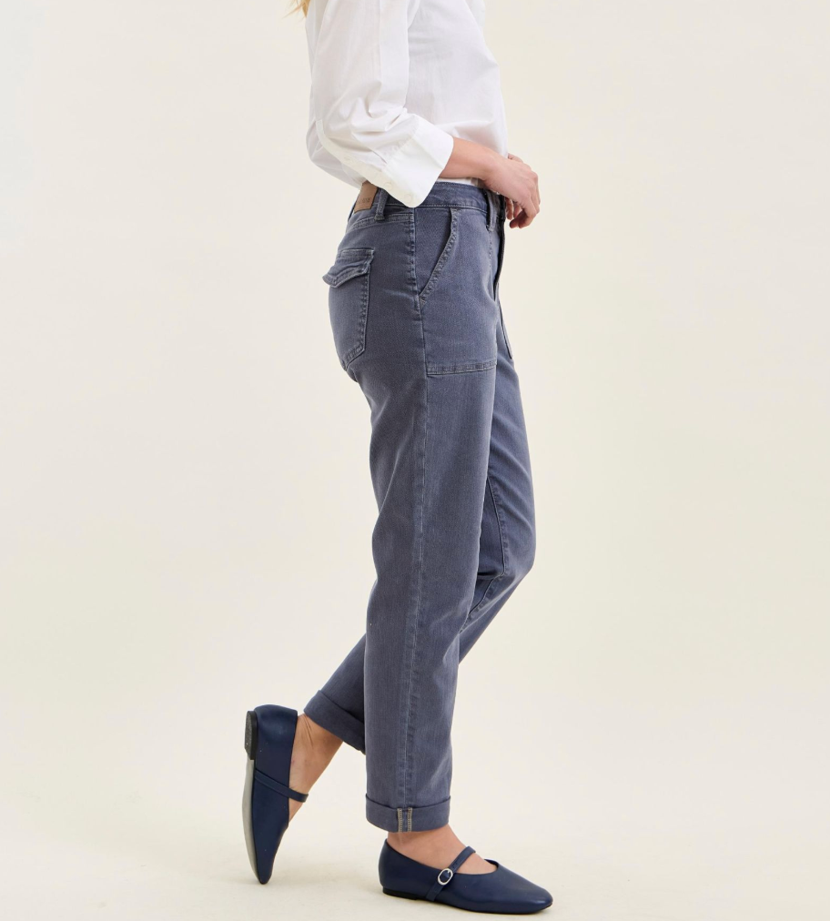 Judy Blue High Waist Aurora Weekender Jeans – Relaxed Fit, Soft Stretch Denim, Everyday Casual Style