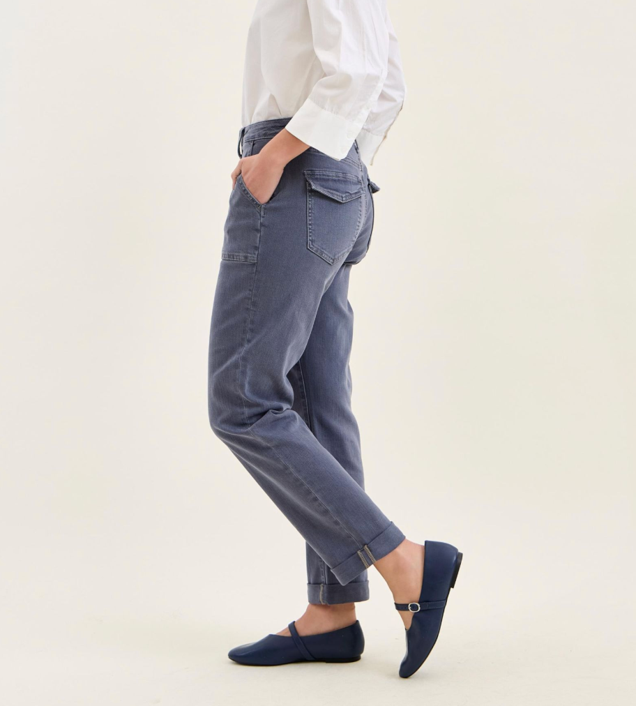 Judy Blue High Waist Aurora Weekender Jeans – Relaxed Fit, Soft Stretch Denim, Everyday Casual Style