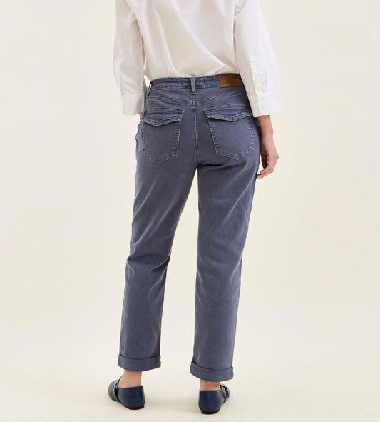 Judy Blue High Waist Aurora Weekender Jeans – Relaxed Fit, Soft Stretch Denim, Everyday Casual Style