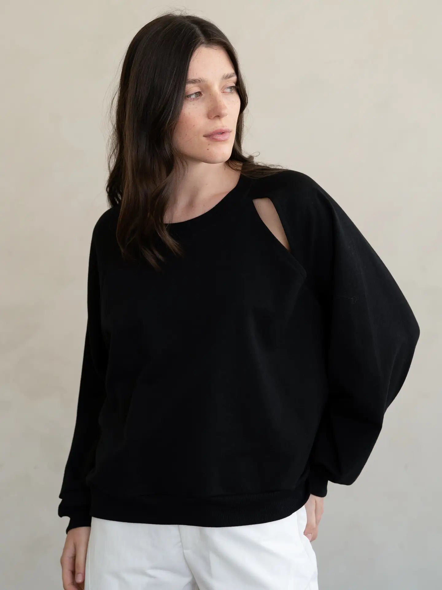 Women's Relaxed Fit Crew Neck Ribbed Long Sleeve Sweater with Shoulder Slit Detail